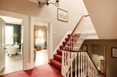 6 bed, 3 bath Semi-Detached in Bristol - Photo 11