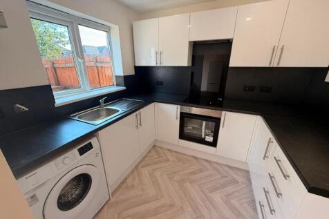 Coppice Drive, Middlewich, CW10 photo 3