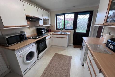 Kitchen 1.jpg