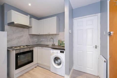 65 Woodford Road-7.jpg