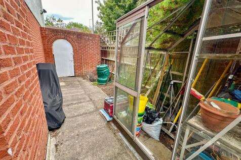 2 Rawlins Close, N3 (19).jpg