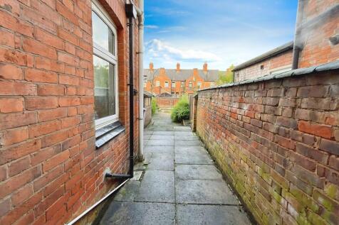 4b3f9ad8-0436a70f...