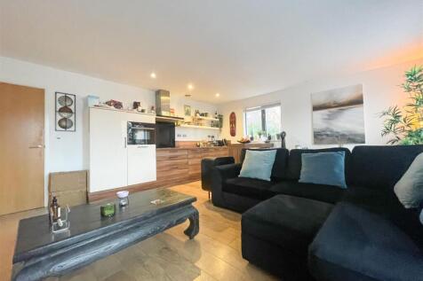 OPEN PLAN LOUNGE KITCHEN DINING ROOM
