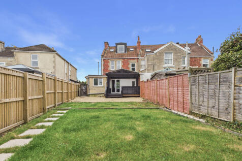 Garden to house
