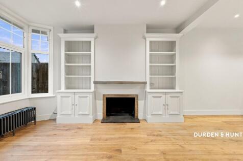 High Road, Chigwell, IG7 photo 3