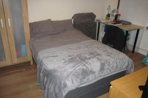 579, Grange Avenue, Reading, Berkshire, RG6 photo 3