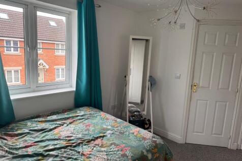 Thestfield Drive, Trowbridge, Wiltshire, BA14 photo 5