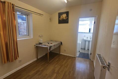 Ley Street, Ilford, Redbridge photo 5