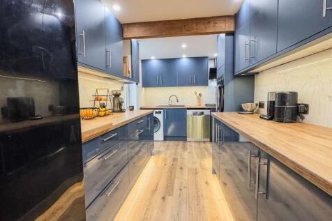 Fitted Kitchen