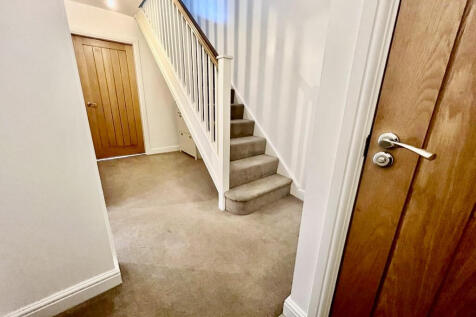 Greenside Lane, Hoyland, Barnsley, S74 photo 4