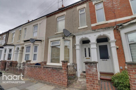 3-bed terraced on St James Park Road, Northampton, £1,300/mo