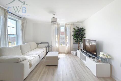 Bright Double Aspect living room