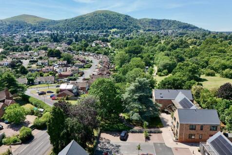 Showing the Cedars &amp; glorious setting