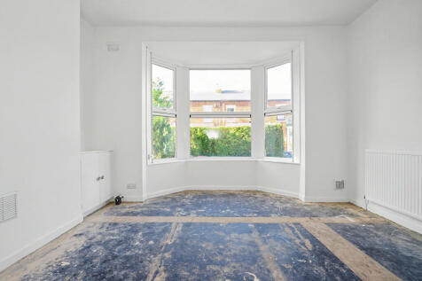 Flat A, 52 Brackenbury Road, Preston, Lancashire, PR1 7UQ