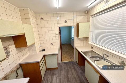 Kitchen Photo 2