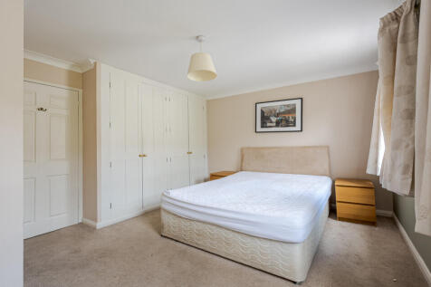 Usborne Mews, London, UK, SW8 photo 5