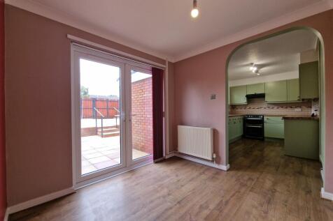 Kingsclere Walk, Merry Hill, Wolverhampton, WV4 photo 3