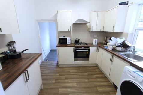 BILLS INCLUDED Single furnished room - Harlestone Road photo 3