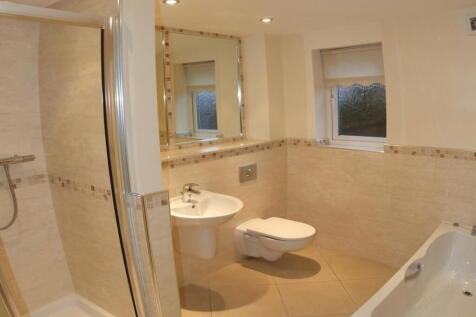 3 Wimbledon House-Bath.jpg