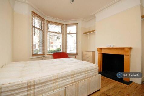 Chesterfield Gardens, London, N4 photo 5