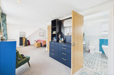 CAM04024G0-PR0029-STILL017