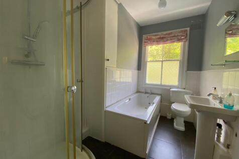 Bathroom.jpg