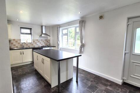 Kitchen 2 .jpeg