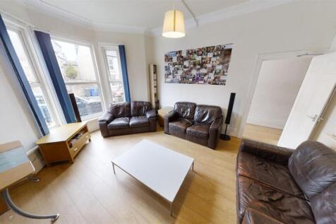 6-bed house on 79 Spooner Road, Broomhill, £2,860/mo