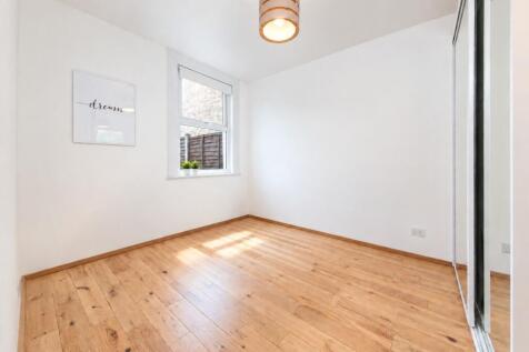 Garfield Road, North Chignford, London, E4 photo 4