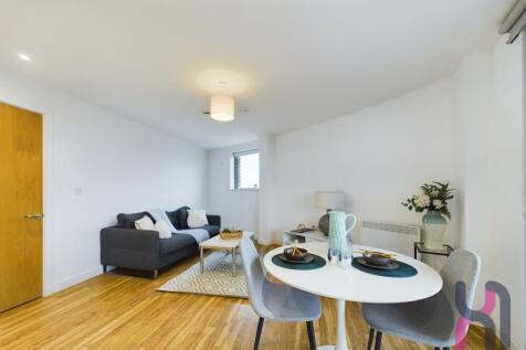 3 Pomona Strand, Old Trafford, M16 photo 3