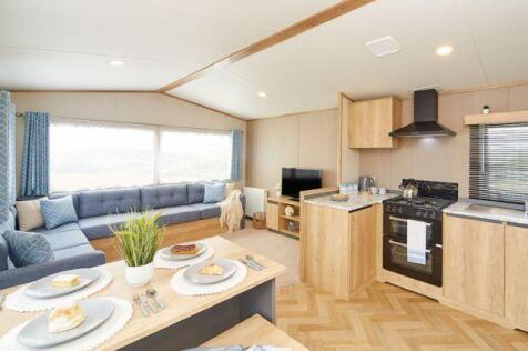 Carnaby Breakaway Lounge Dining Area At Hoburne Ba