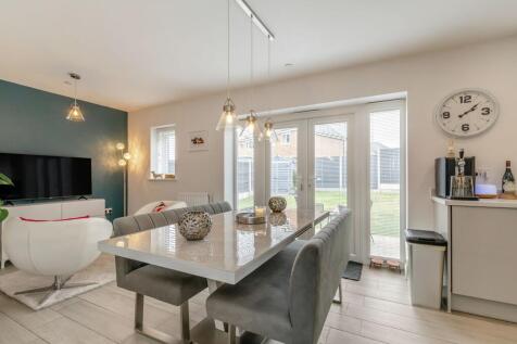 Kitchen/dining/sitting room