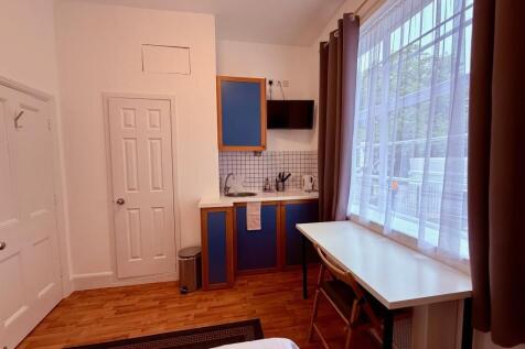 Studio flat on Fulham, London, W6, £1,560/mo