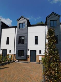 4 Bed Unfurnished Terraced