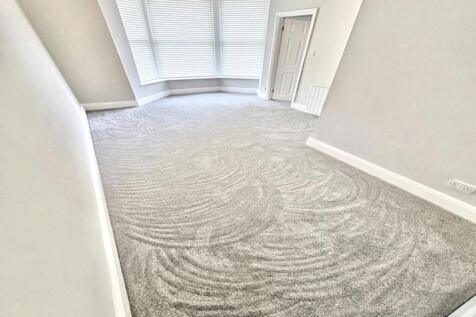3 Hunsworth Lane, Cleckheaton, Kirklees photo 4