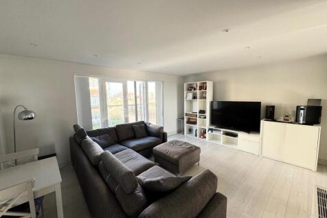 LOUNGE / SITTING AREA