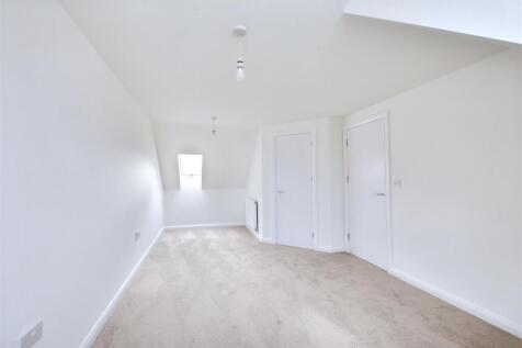 17 Bursar Way bedroom one (2).jpg