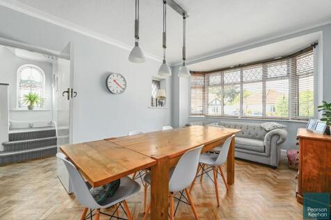 26 Norman Cresent BN43 (1).jpg