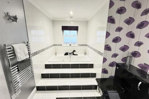 Feature Ground Floor Bathroom