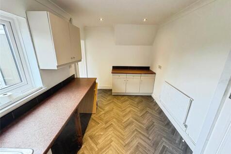 Essington Road, Willenhall, West Midlands, WV12 photo 4