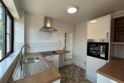 Montcalm Close, Kettering photo 4
