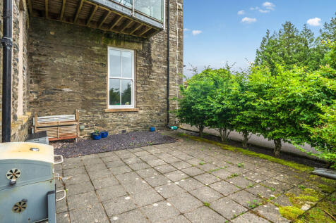 Private Patio Are...