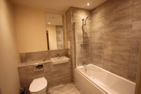 Stirling Drive, Luton, LU2 photo 5