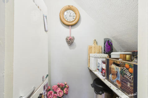 CAM03218G0-PR0877-STILL007