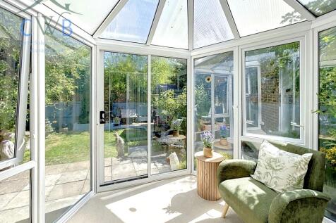 Conservatory overlooking the Garden.