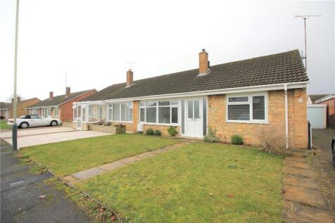 2-bed bungalow on Alma Close, Cheltenham, Gloucestershire, GL51, £1,250/mo