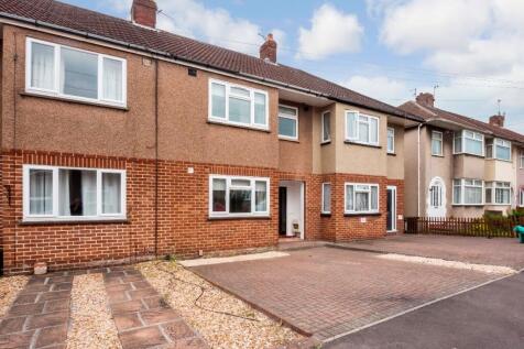 Well-maintained terraced property with neat bri...