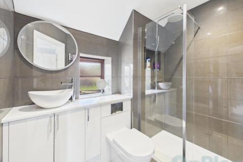 CAM04024G0-PR0032-STILL011