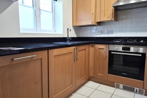 Ashcombe Crescent, Witney, Oxfordshire photo 4