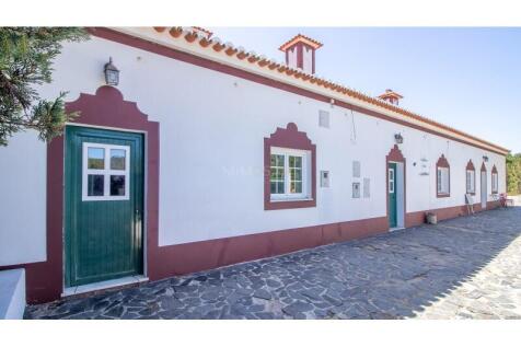 Farm with 7 Bedrooms, Annex and Business License in Aljezur